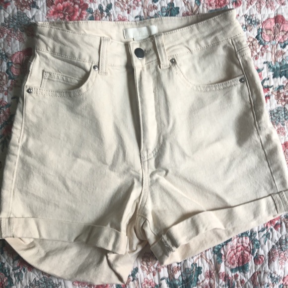 White  short  Zero - Picture 2 of 3